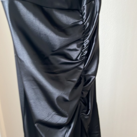 Black Dress - Picture 3 of 3